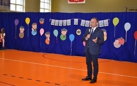 0 (23)