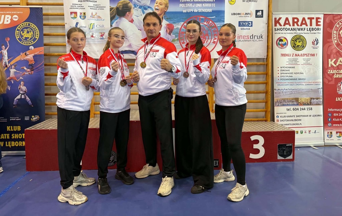 Drużyna karateków z Piasków